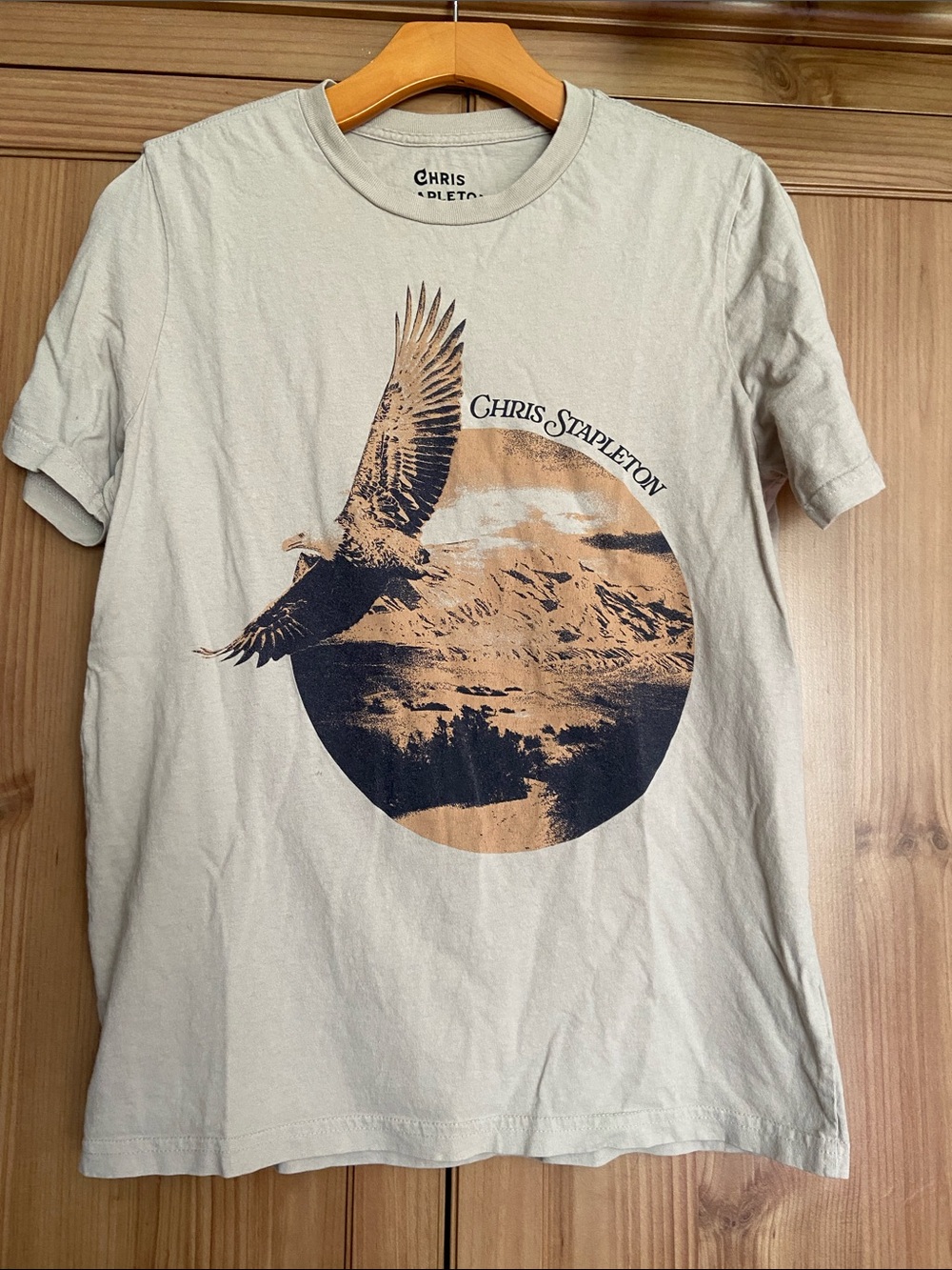Chris Stapleton Beige Graphic Tee Shirt with Eagle Print S Worn Once